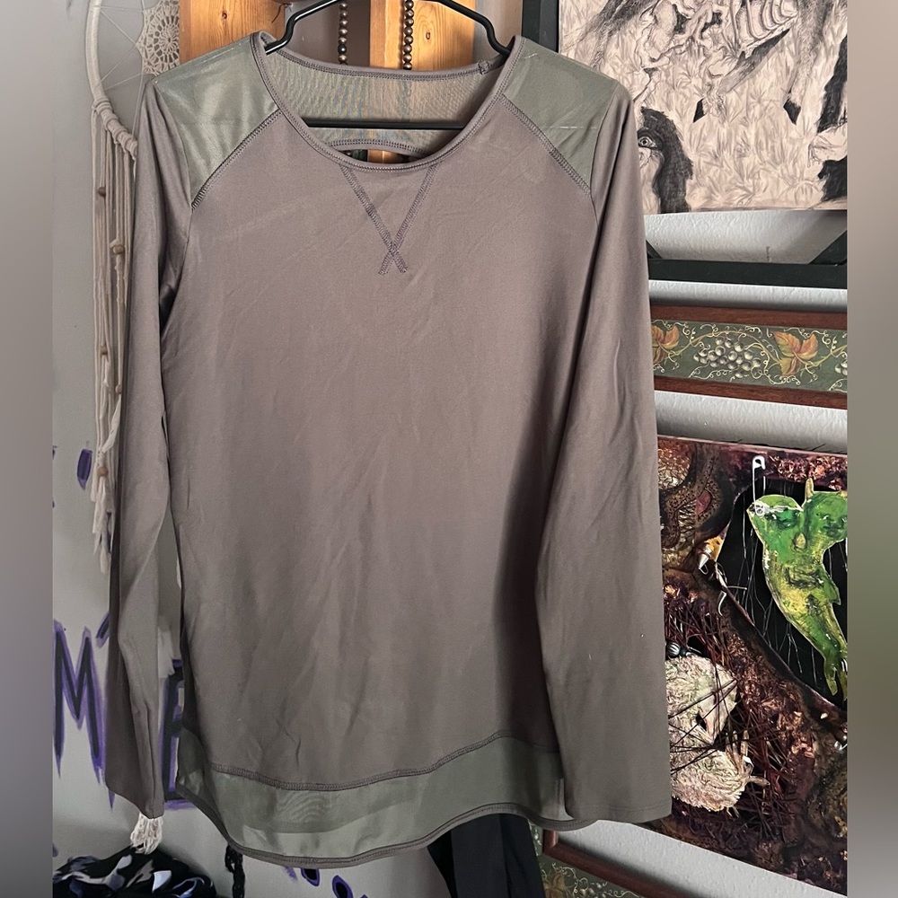 LOT OF 6- workout gym clothes medium/large - Picture 11 of 12